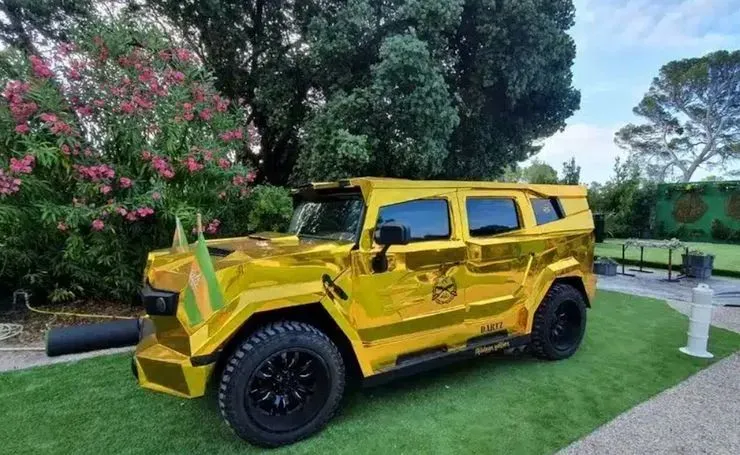 Dartz SUV finished in Gold