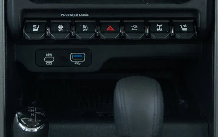 mahindra thar roxx 65w usb c charging port