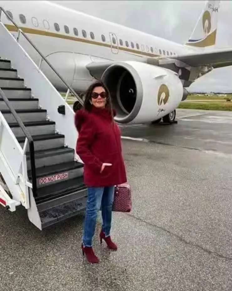 Nita Ambani infront of Reliance Jet