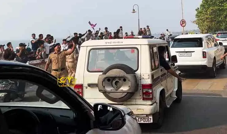 Shahrukh-Khans-Police-Bolero