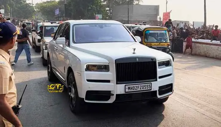 Shahrukh-Khans-Rolls-Royce-Cullinan-Black-Badge