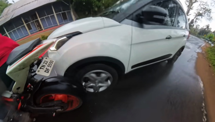 KTM-RC8R-and-Tata-Nexon-crash