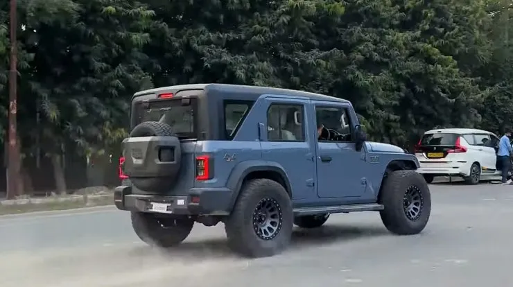 Mahindra-Thar-Roxx-with-35-inch-tyres-and-alloy-wheels