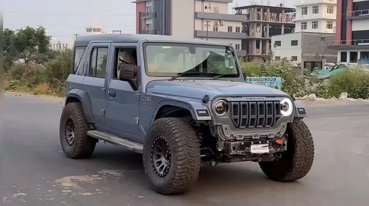 Mahindra-Thar-Roxx-with-35-inch-tyres