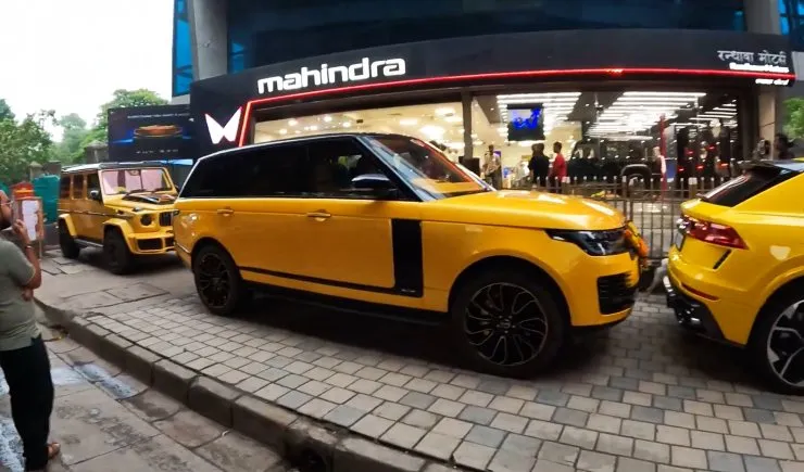 Yellow-Range-Rover-and-Gwagen