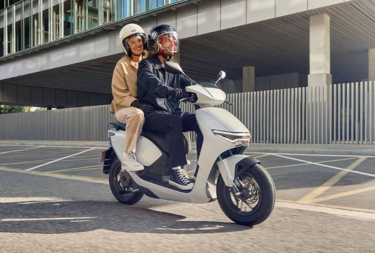 Honda Activa Electric Scooter To Get Swappable Batteries New Teaser Confirms