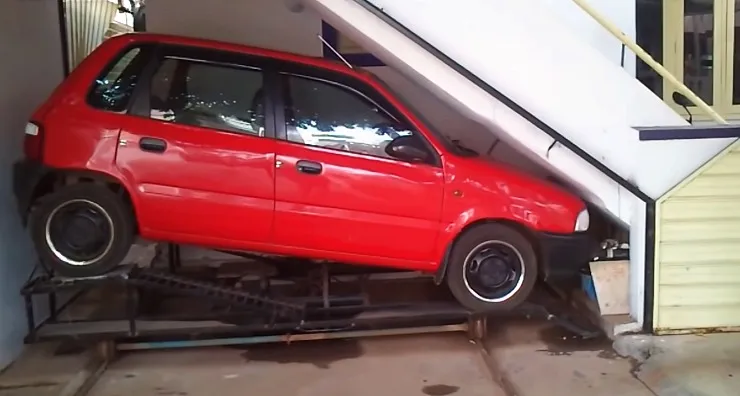 Maruti-Zen-parked-underneath-staircase