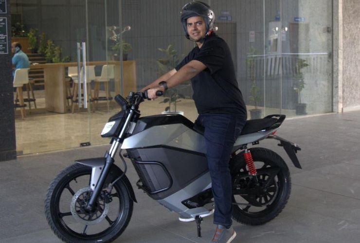 ola electric motorcycle (2)